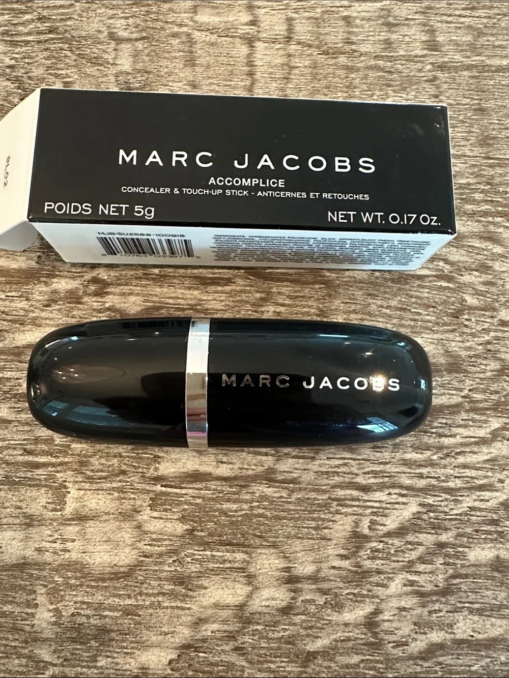 Marc Jacobs Accomplice Concealer & Touch-Up Stick Tan 49. NIB